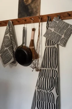 Pentik Keittiötekstiilit<Vilja patalappu 21x21 cm, musta