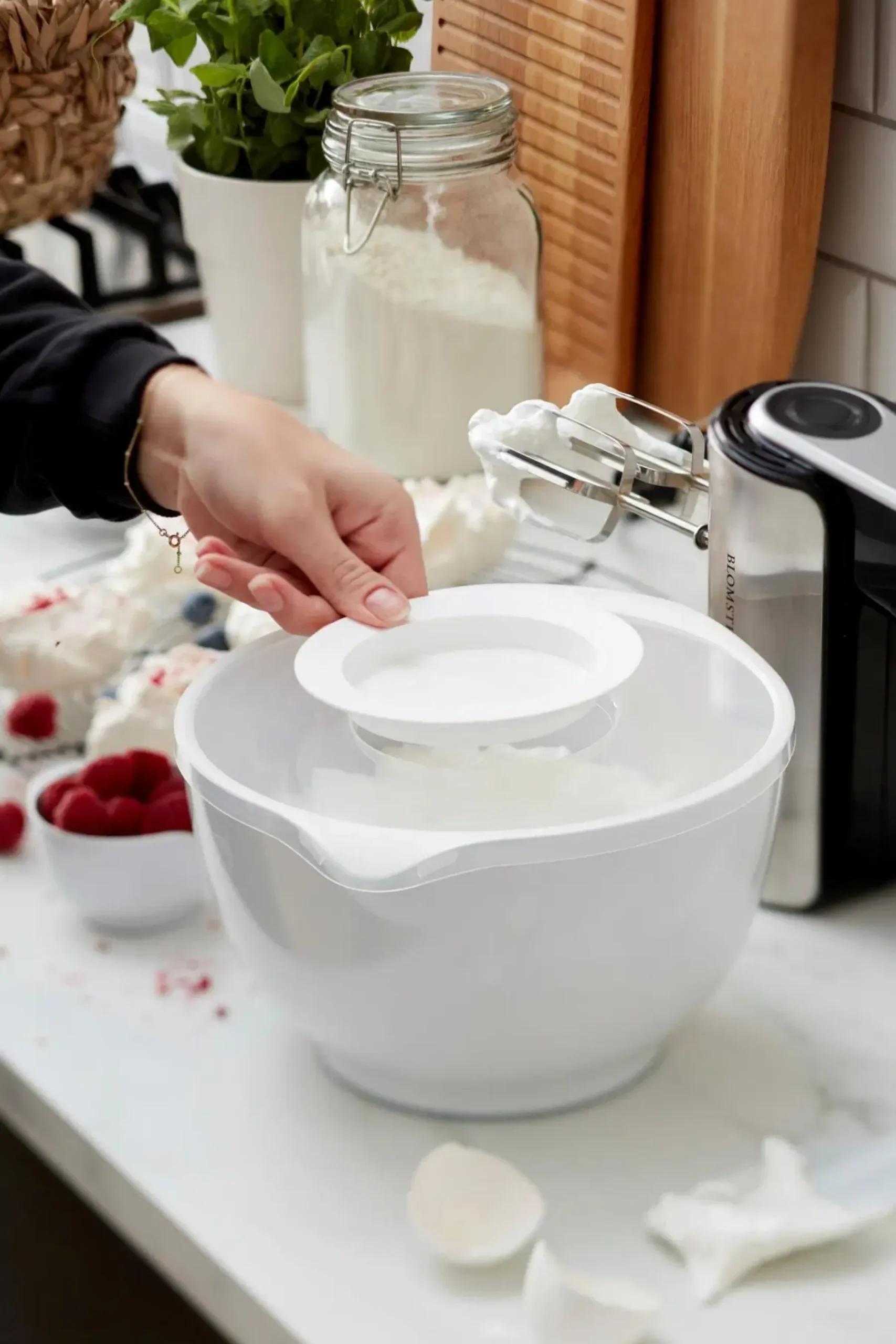 Discount kansi aukolla 3,0 l kulhoon Ruoanvalmistusastiat