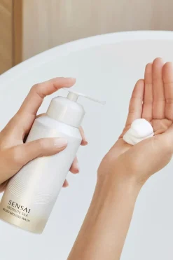 Absolute Silk Micro Mousse Wash 180 ml J-Beauty|Kasvojenhoito