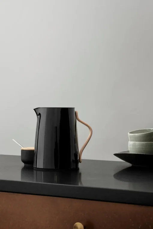 Stelton Tarjoiluastiat<Emma termoskannu teelle 1,0 l, musta