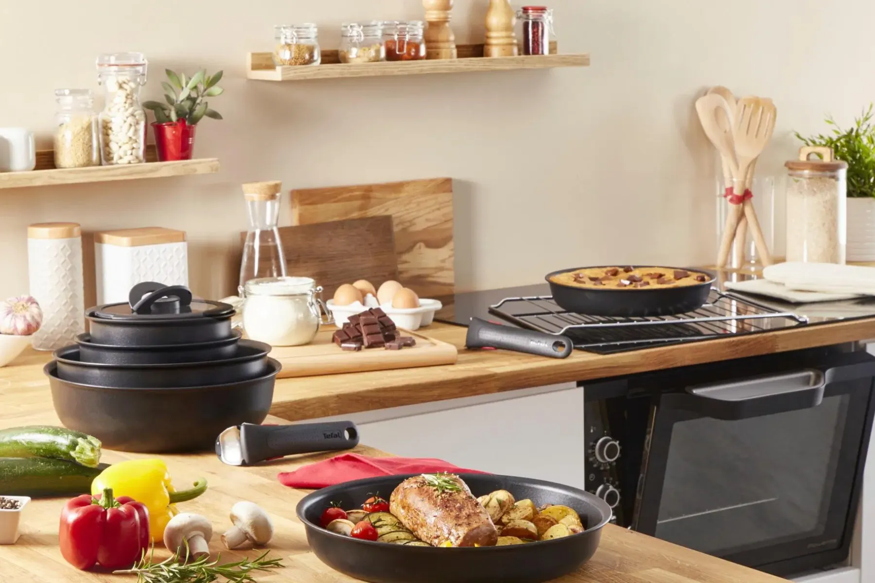 Tefal Paistinpannut<Ingenio Eco paistinpannu 28cm, kattila 20cm + kahva L3979053