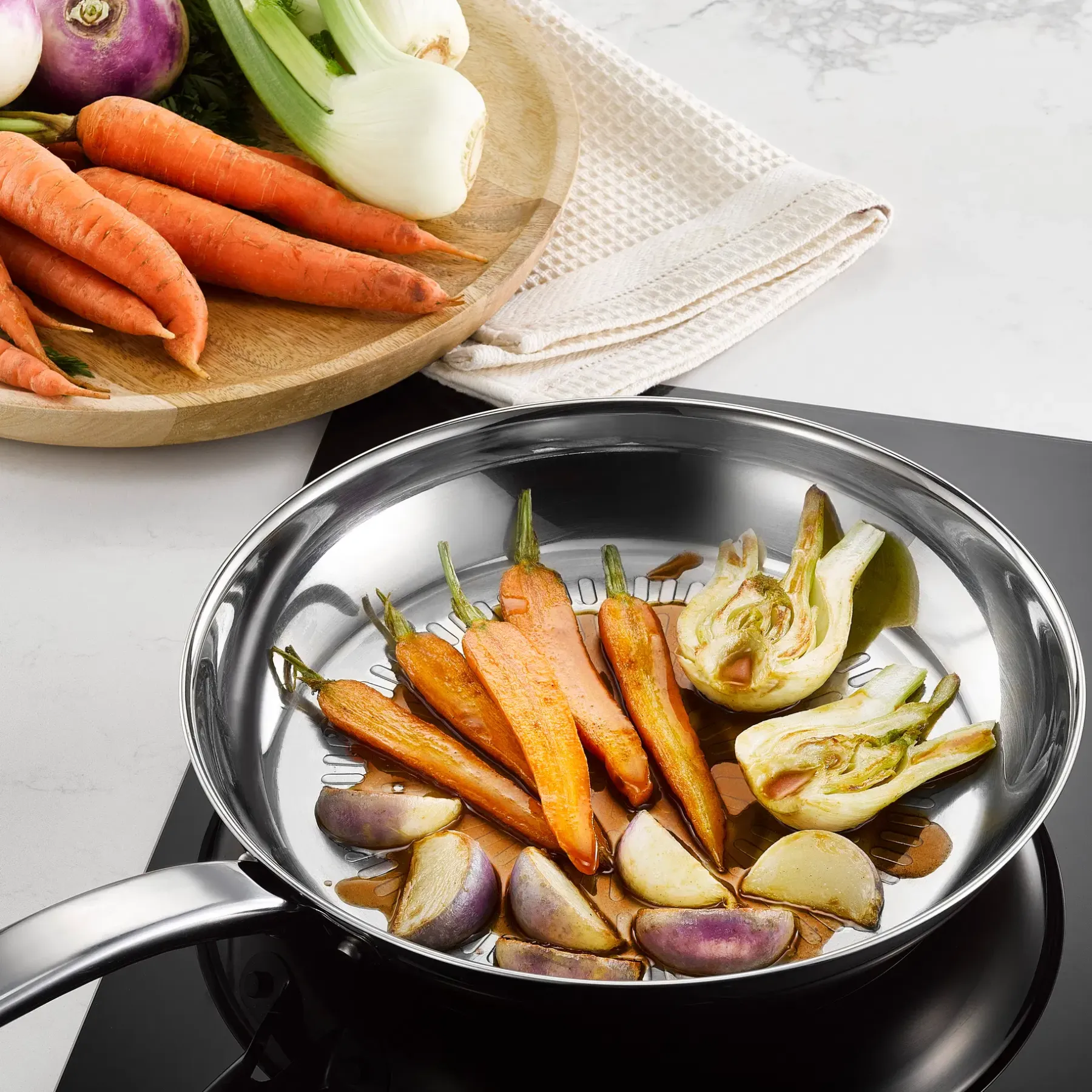 New Intuition Techdome teräspaistinpannu 28cm B8590635 Paistinpannut