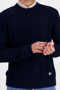 Online Tjm slm badge cable knit neule Neuleet