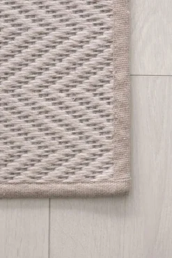 VM Carpet Käytävämatot<VM-Carpet Elsa villa-paperinarumatto