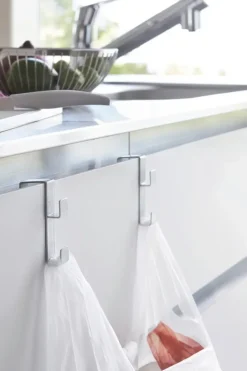 Tower koukku kaapinoveen 7,2x1,5x3,8 cm, valkoinen 2kpl/pkt Muut Kalusteet