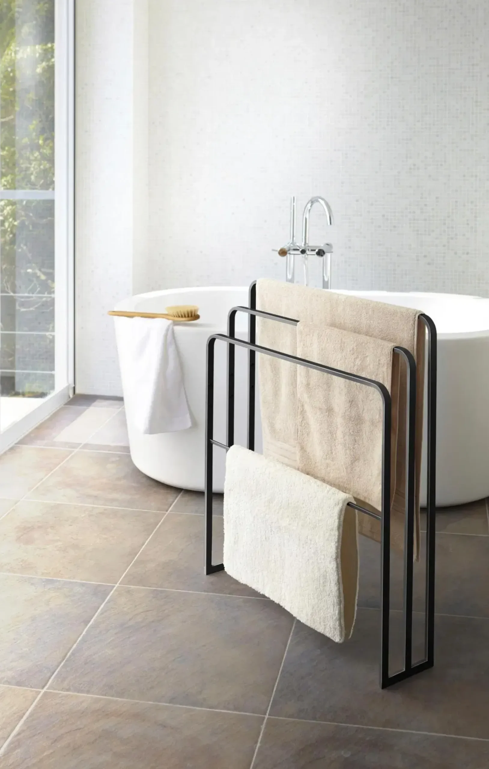 Yamazaki Pyykinhoito<Tower kylpypyyheteline, musta