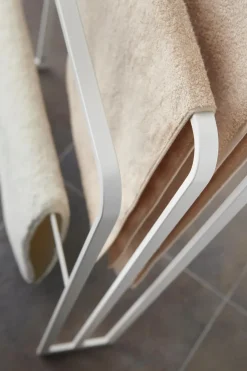 Clearance Tower kylpypyyheteline, valkoinen Pyykinhoito