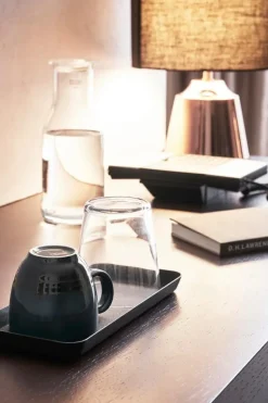 Yamazaki Tarjoiluastiat<Tower säilytystarjotin 1,5x22x10 cm, musta