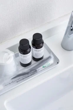 Yamazaki Tarjoiluastiat<Tower säilytystarjotin 1,5x22x10 cm, valkoinen