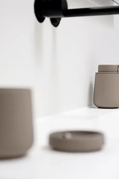 New Nova One saippuapumppupullo 250ml taupe Muut Kylpyhuonetarvikkeet